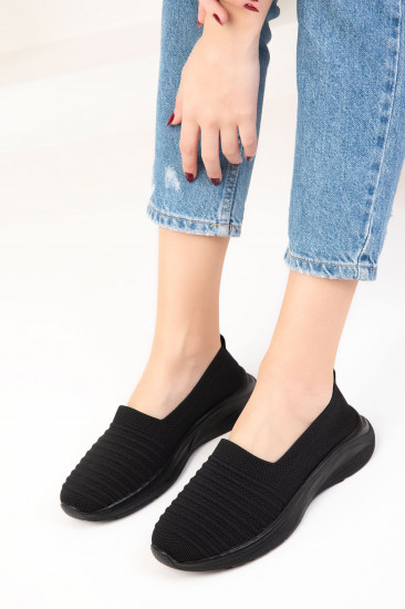 Кроссовки женские