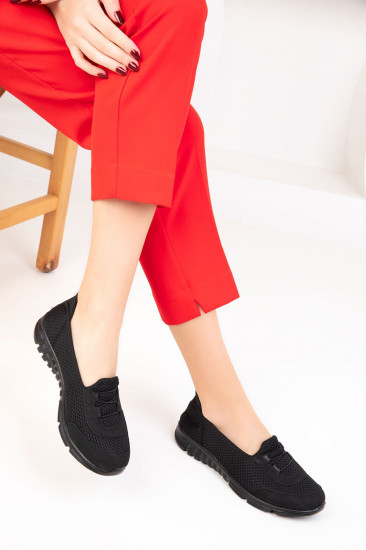 Кроссовки женские