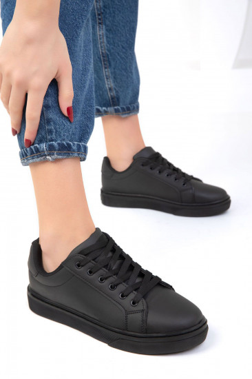 Кроссовки женские