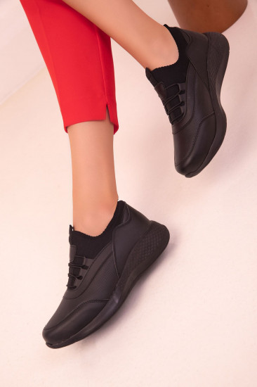 Кроссовки женские