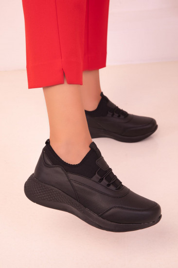 Кроссовки женские