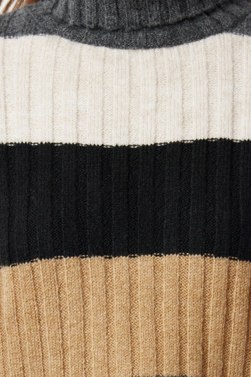 Свитер женский