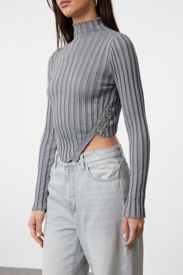 Свитер женский