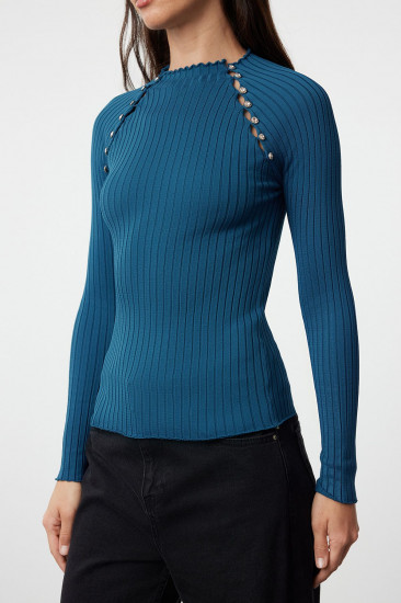 Свитер женский