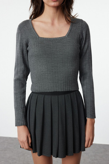 Свитер женский