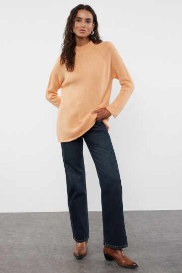 Свитер женский