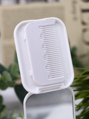 Зеркало компактное с расческой «Summer strawberry» - Фото 4