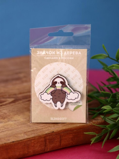 Значок ECO из дерева Rainbow Sloth