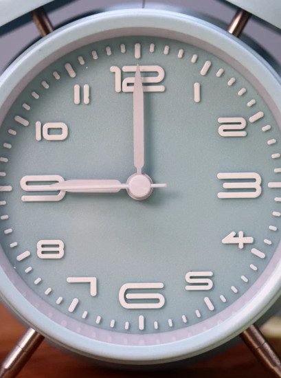 Часы-будильник «Numeral white»