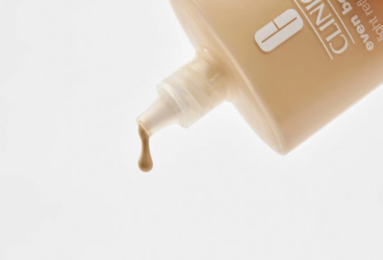 Тональный крем «Even Better Glow Light Reflecting Makeup» SPF 15, оттенок CN 10 Alabaster