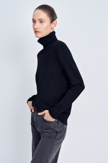 Свитер женский