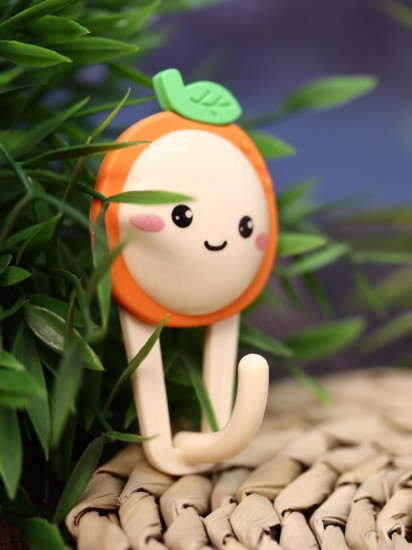 Крючок самоклеящийся «Berry»