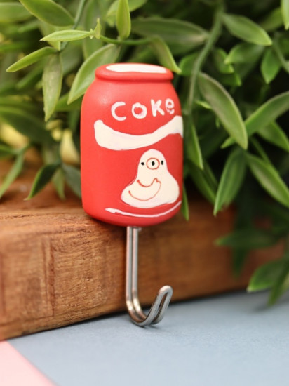 Крючок самоклеящийся «Coke»