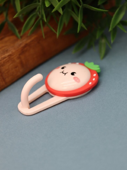 Крючок самоклеящийся «Berry»