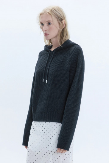 Свитер женский