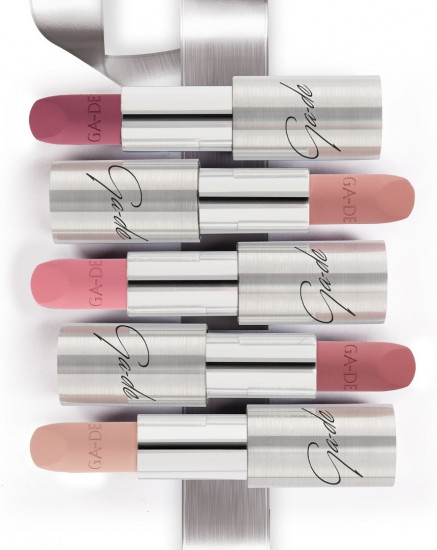 Помада для губ с мягким матовым финишем Soft Matte Lipstick, тон 800 Venice