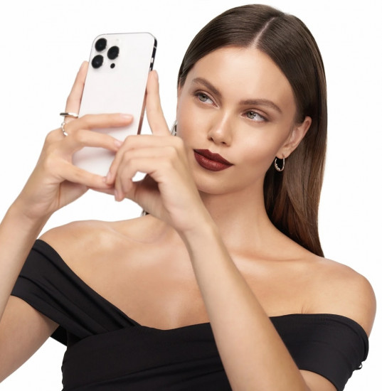 Помада для губ с мягким матовым финишем Soft Matte Lipstick, тон 812 Bordeaux