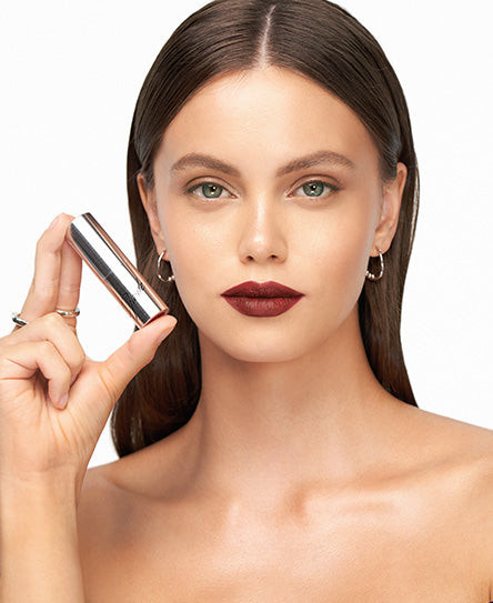 Помада для губ с мягким матовым финишем Soft Matte Lipstick, тон 812 Bordeaux