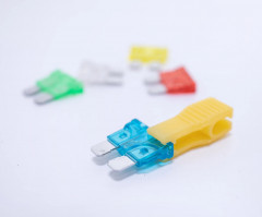 Набор предохранителей флажковых с экстрактором «№8» - Фото 3