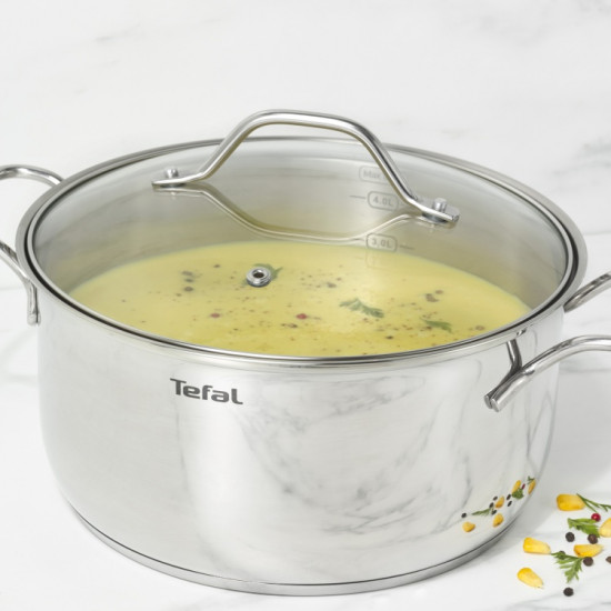 Кастрюля с крышкой