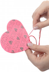 Игрушка-брелок своими руками «Сердечко с вишенками» - Фото 6