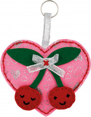 Игрушка-брелок своими руками «Сердечко с вишенками» - Фото 9