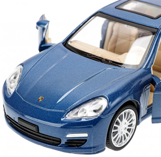 Машина «Porsche Panamera»