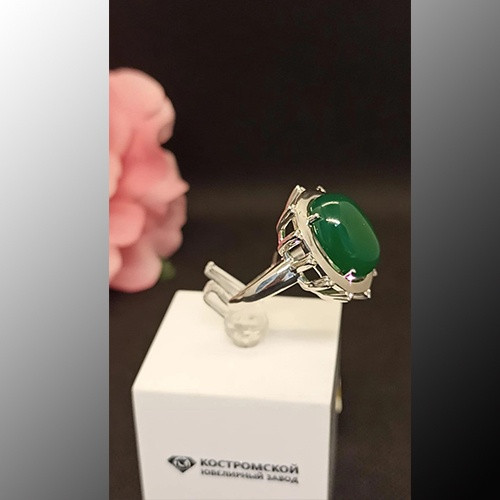 Кольцо из серебра с хризопразом