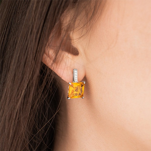 Серьги из серебра с фианитом