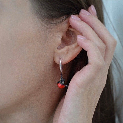 Серьги из серебра с фианитом и эмалью