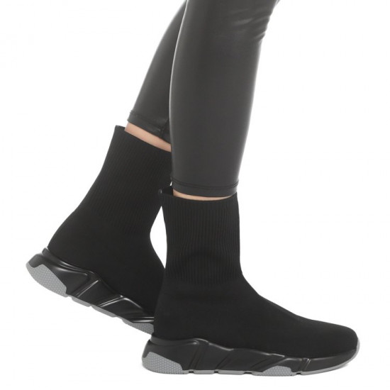 Кроссовки женские