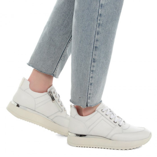 Кроссовки женские