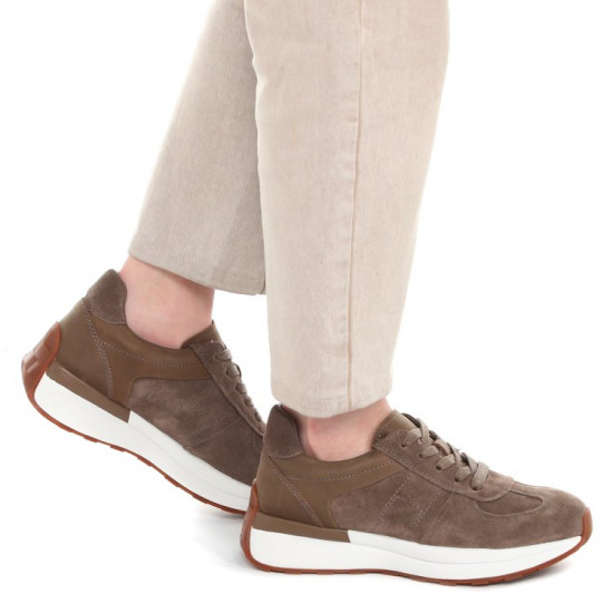 Кроссовки женские