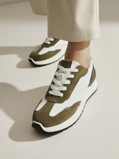 Кроссовки женские