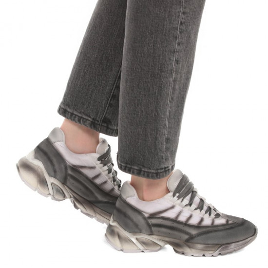 Кроссовки женские