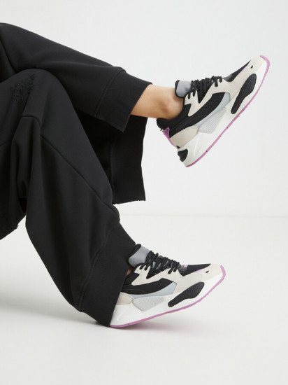 Кроссовки женские