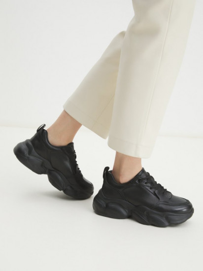 Кроссовки женские