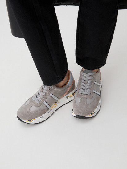 Кроссовки женские