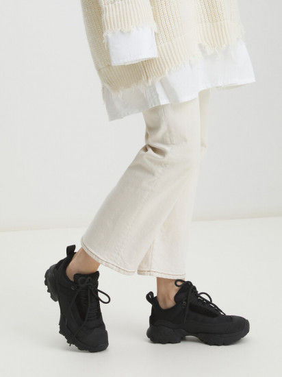 Кроссовки женские