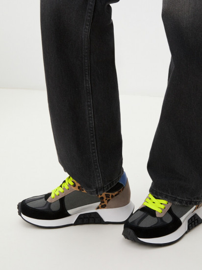 Кроссовки женские