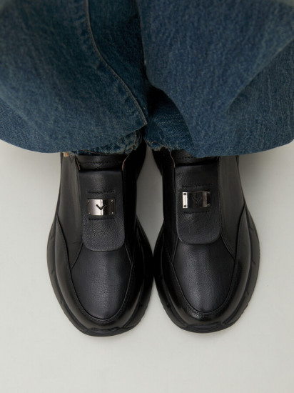 Кроссовки женские