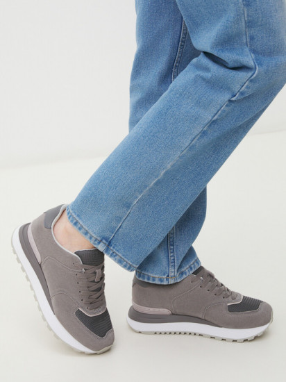 Кроссовки женские