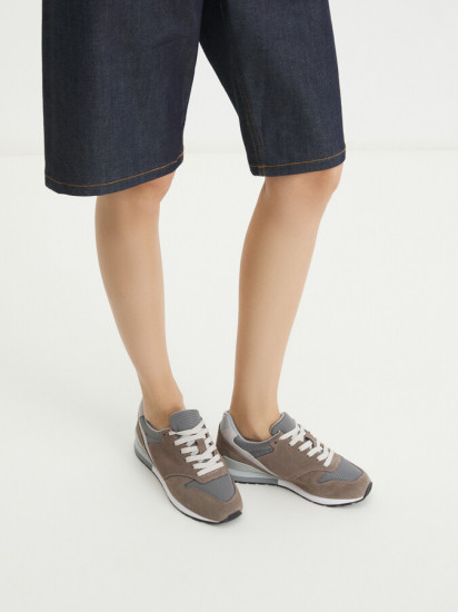 Кроссовки женские