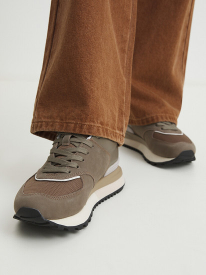 Кроссовки женские