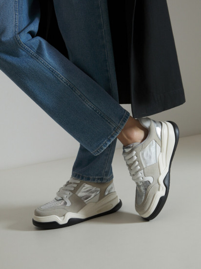 Кроссовки женские