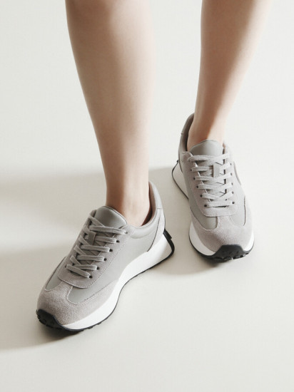 Кроссовки женские
