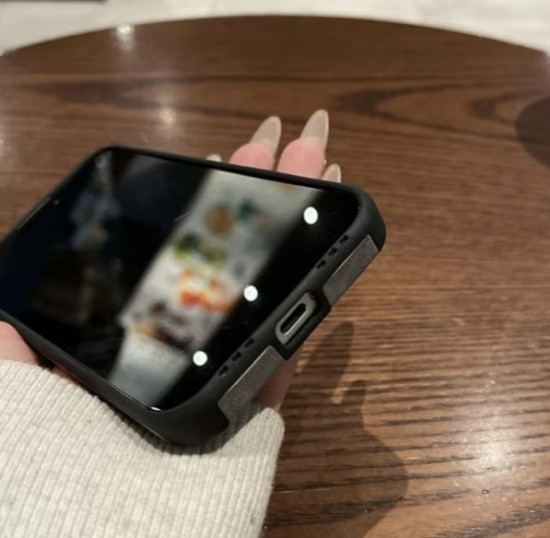 Чехол для iPhone 16