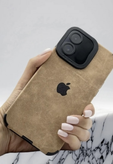 Чехол для iPhone 16
