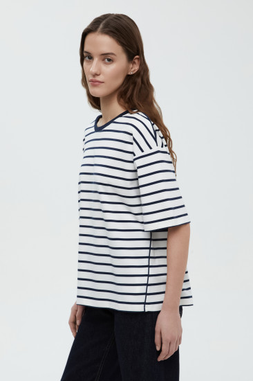 Футболка женская в полоску свободного силуэта