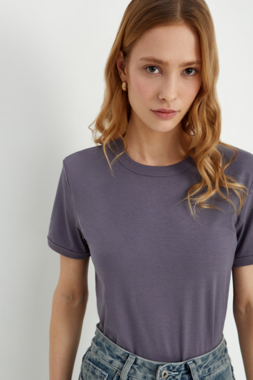 Футболка женская приталенного силуэта